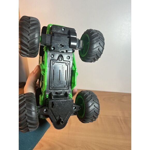 Grave Digger Spin Master With Monster Jam Controller - Picture 9 of 9